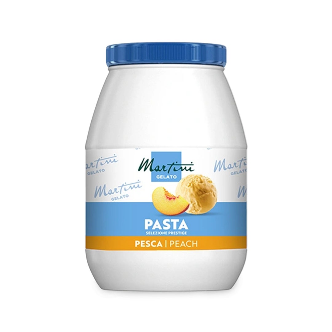 Weißer Kunststoffbehälter mit blauem Deckel, Etikett "Martini Gelato Pasta Selezione Prestige Pesca", mit Pfirsichsch...