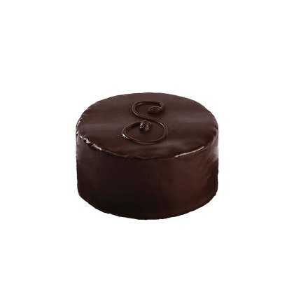 Runde Schokoladentorte mit glänzendem Ganache-Überzug und dekorativem Schriftzug obenauf, weißer Hintergrund