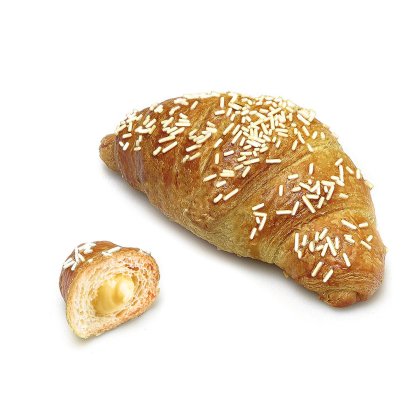 Goldener Croissant mit weißen Streuseln, kleineres Stück aufgeschnitten mit cremiger Vanillefüllung.
