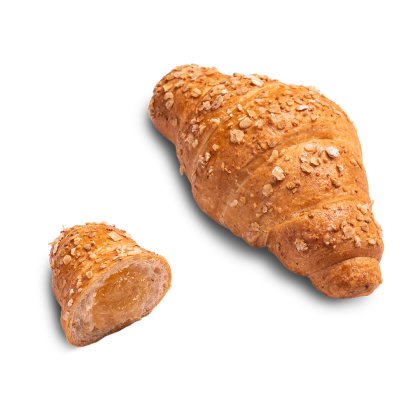 Vollkorn-Croissant mit Haferflocken neben einem aufgeschnittenen Stück mit Aprikosenfüllung.