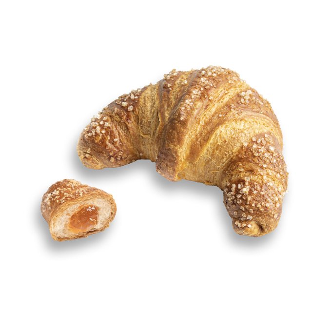 Goldener Croissant mit grobem Zucker, ein kleineres Stück aufgeschnitten mit Aprikosenfüllung.