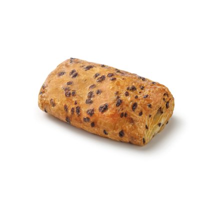 Goldbraunes Rosinengebäck als Rolle mit knuspriger, blättriger Kruste, auf weißem Hintergrund.