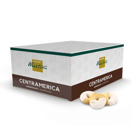 Packung Master Martini Centramerica weiße Kuvertüre neben drei gewirbelten Keksen