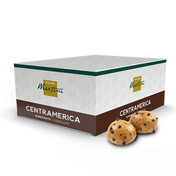 Master Martini Centramerica Schokolade neben zwei Brötchen mit Schokostückchen.
